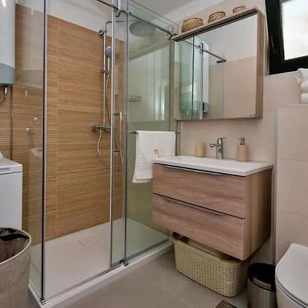 Gorgeous In With Heated Swimming Pool Slivno (Split-Dalmatia)