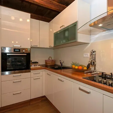Gorgeous In With Heated Swimming Pool * Slivno (Split-Dalmatia)