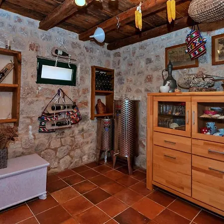 Gorgeous In With Heated Swimming Pool Slivno (Split-Dalmatia)