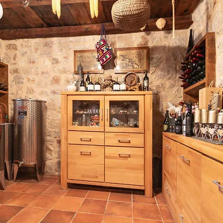 Tatil Evi Gorgeous In With Sauna Slivno (Split-Dalmatia)